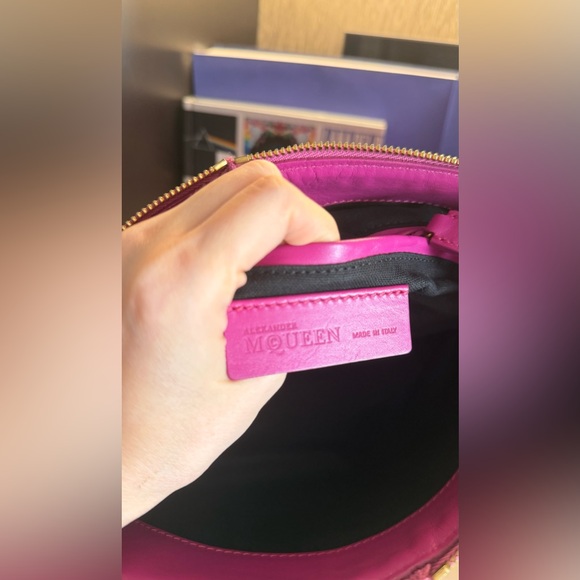 Alexander McQueen Skull Padlock Fold Over Clutch Fucshia - Picture 13 of 16